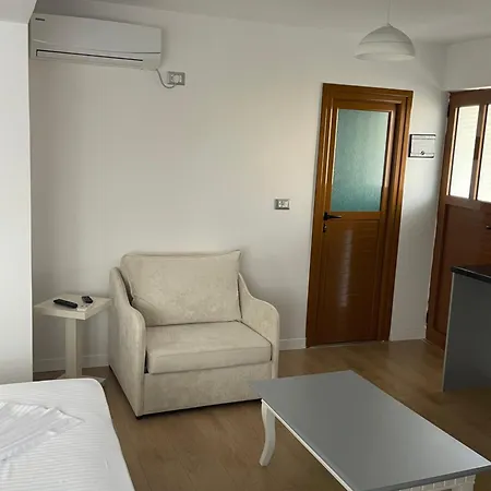 Erdi's Apartment
